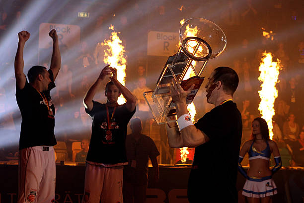 继续分析姆 继续分析姆